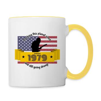 45. Geburtstag fait vibrer cette planète depuis 09/1979 - Mug contrasté - blanc/jaune - Droite