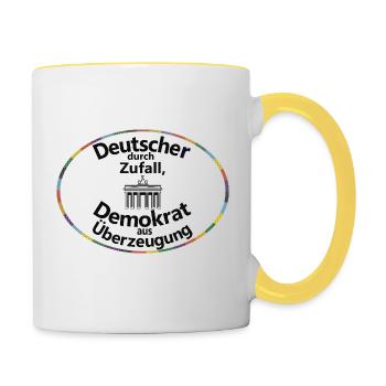 Deutscher durch Zufall, Demokrat aus Überzeugung - Tasse zweifarbig - Weiß/Gelb - Rechts