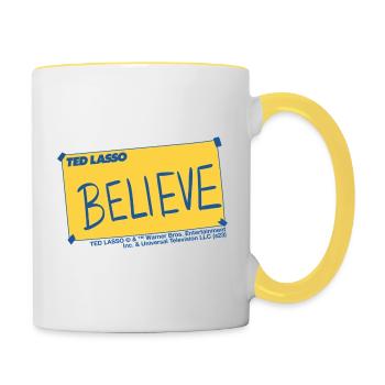 Ted Lasso Believe Schriftzug Blau Und Gelb - Tasse zweifarbig - Weiß/Gelb - Rechts