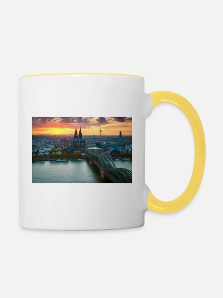 Kölner Dom im Abendlicht - Tasse zweifarbig - Weiß/Gelb