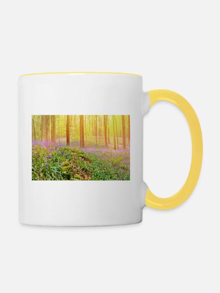Sonnenbeschienener Blauglockenwald-Glow - Tasse zweifarbig - Weiß/Gelb