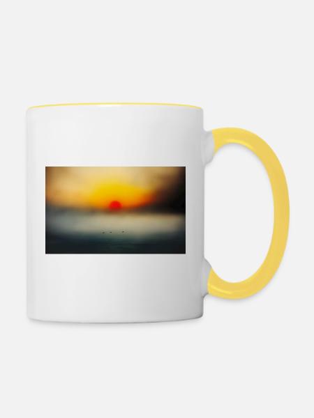 Abendstimmung am ruhigen Meer - Tasse zweifarbig - Weiß/Gelb