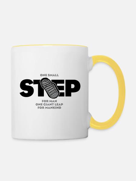 Ein kleiner Schritt - Tasse zweifarbig - Weiß/Gelb