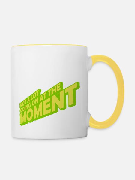 Not much going on - Tasse zweifarbig - Weiß/Gelb