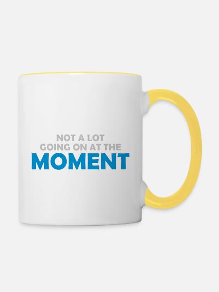 Not much going on - Tasse zweifarbig - Weiß/Gelb