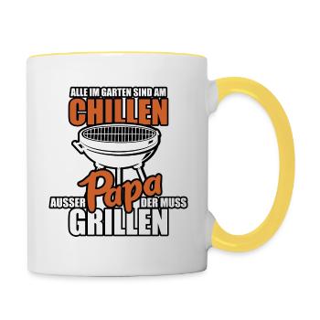 Alle im Garten sind am Chillen - Papa muss grillen - Tasse zweifarbig - Weiß/Gelb - Rechts