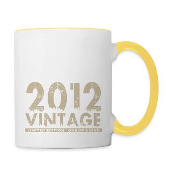 Jahrgang 2012 Bursdag - Unikat - Tasse zweifarbig - Weiß/Gelb - Rechts