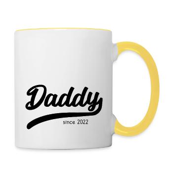 Papa depuis 2022 - T-shirt papa élégant - Mug contrasté - blanc/jaune - Droite