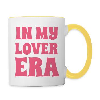 in my Lover Era' T-Shirt: Romantik pur - Tasse zweifarbig - Weiß/Gelb - Rechts
