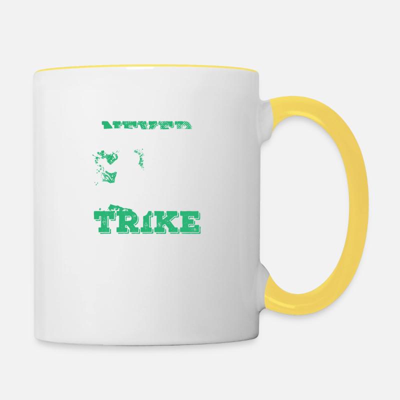 Never Underestimate Old Man With A Trike - Contrasting Mug - white/yellow