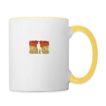 Unterschätzen Sie niemals einen Mann Fußball - Tasse zweifarbig - Weiß/Gelb - Rechts