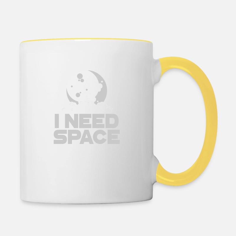 I NEED SPACE - Tasse zweifarbig - Weiß/Gelb