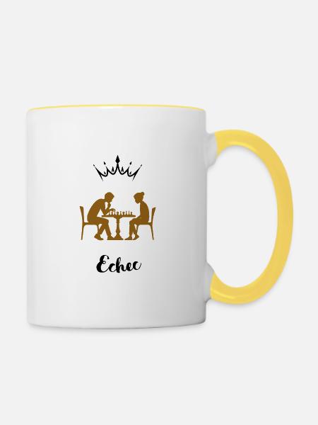 Schachbrett im Café - Tasse zweifarbig - Weiß/Gelb