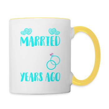 Mariage juste marié 50 ans - Mug contrasté - blanc/jaune - Droite