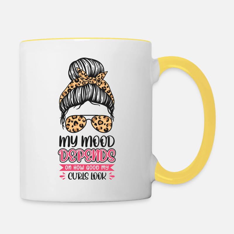 Mon humeur dépend de la beauté de mes boucles. - Mug contrasté - blanc/jaune