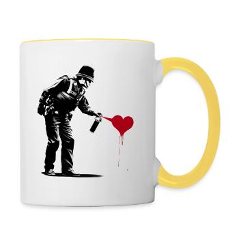 English police officer spraying a red heart - Tasse zweifarbig - Weiß/Gelb - Rechts