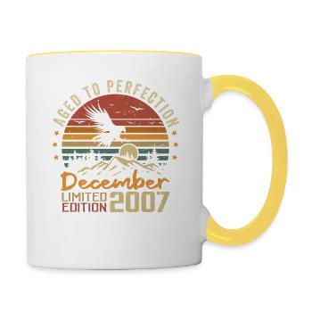 Die Legenden wurden im Dezember 2007 - 2007 geboren - Tasse zweifarbig - Weiß/Gelb - Rechts