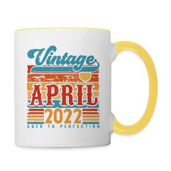 April 2022, Vintage Geburtstagsgeschenk April 2022 - Tasse zweifarbig - Weiß/Gelb - Rechts