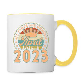 Avril 2023. Cadeau d’anniversaire avril 2023 April - Mug contrasté - blanc/jaune - Droite