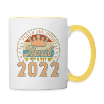April 2022. Geburtstagsgeschenk April 2022 April - Tasse zweifarbig - Weiß/Gelb - Rechts