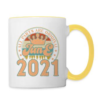 Juni 2021. Geburtstagsgeschenk im Juni 2021. Juni - Tasse zweifarbig - Weiß/Gelb - Rechts
