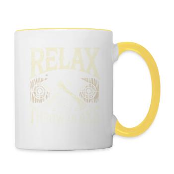 Entspann dich und wirf eine Axt - Tasse zweifarbig - Weiß/Gelb - Rechts
