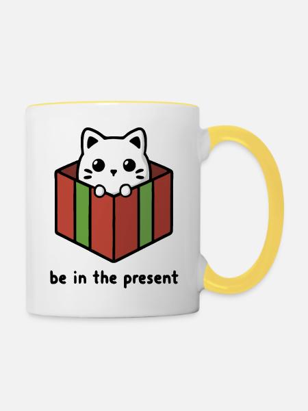 Sei in der Gegenwart, Katze - Tasse zweifarbig - Weiß/Gelb