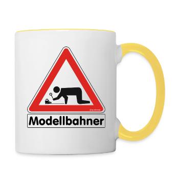 Warnschild "Modellbahner E Lok" - Tasse zweifarbig - Weiß/Gelb - Rechts