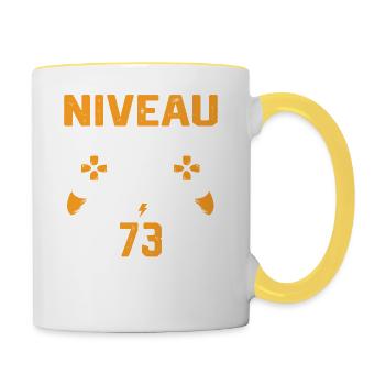 Niveau 73 débloqué / Anniversaire 73 ans gamer - Mug contrasté - blanc/jaune - Droite
