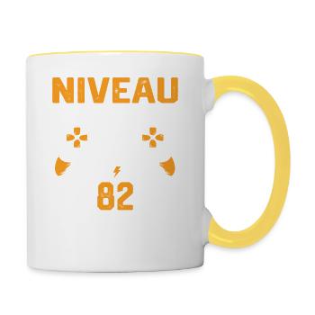 Niveau 82 débloqué / Anniversaire 82 ans gamer - Mug contrasté - blanc/jaune - Droite