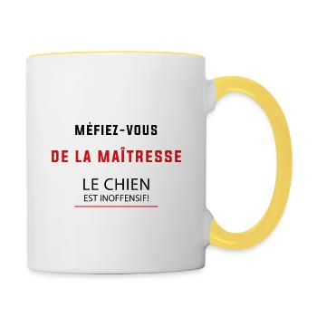 t-shirt méfiez- vous de la maitresse le chien - Mug contrasté - blanc/jaune - Droite