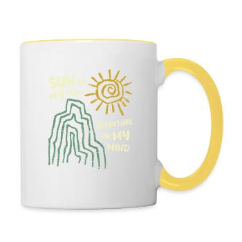 Sonne im Herzen - Abenteuer im Sinn, Vintage Reise - Tasse zweifarbig - Weiß/Gelb - Rechts