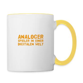 vor dir steht ein analoger Spieler - Tasse zweifarbig - Weiß/Gelb - Rechts