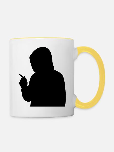 Silhouette mit Hoodie und Zigarette - Tasse zweifarbig - Weiß/Gelb