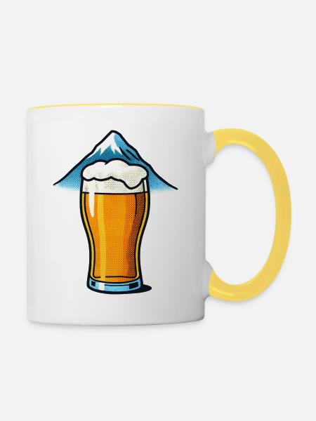Bierglas vor Berggipfel - Tasse zweifarbig - Weiß/Gelb