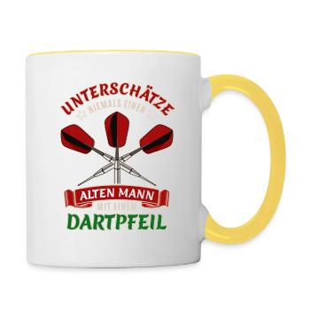 Unterschätze nie einen alten Mann mit Dartpfeil - Tasse zweifarbig - Weiß/Gelb - Rechts