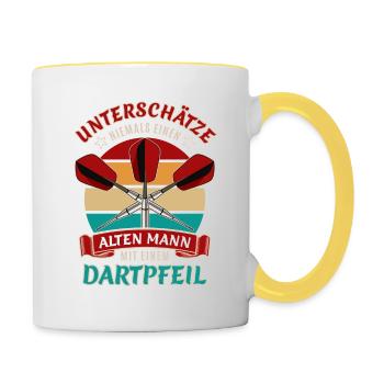 Unterschätze nie einen alten Mann mit Dartpfeil - Tasse zweifarbig - Weiß/Gelb - Rechts