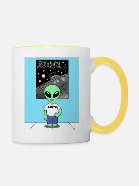 Außerirdischer vor Raumschiff Earth - Tasse zweifarbig - Weiß/Gelb