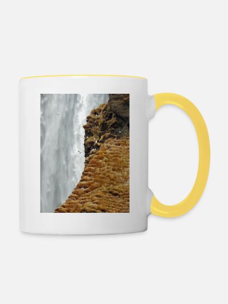Mossy Cliff Wasserfall-Vista - Tasse zweifarbig - Weiß/Gelb