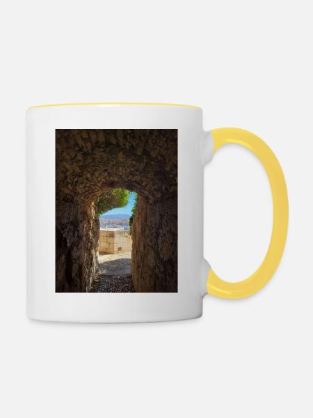 Ochre Way zur Küste - Tasse zweifarbig - Weiß/Gelb