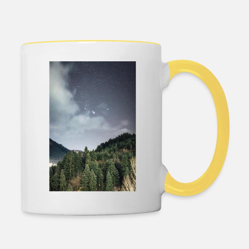 Orion constellation rising above the mountains - Contrasting Mug - white/yellow