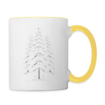verschneite Bäume Schnee Winter Weihnachten - Tasse zweifarbig - Weiß/Gelb - Rechts