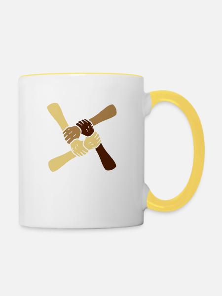 verschiedene hautfarbe frieden kein rassismus hand - Tasse zweifarbig - Weiß/Gelb