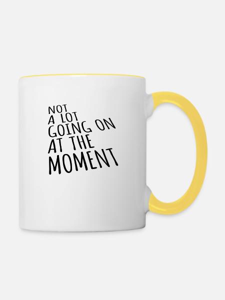 Not much going on - Tasse zweifarbig - Weiß/Gelb