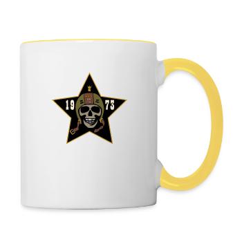 Skull print for 1973 born biker! - Tasse zweifarbig - Weiß/Gelb - Rechts