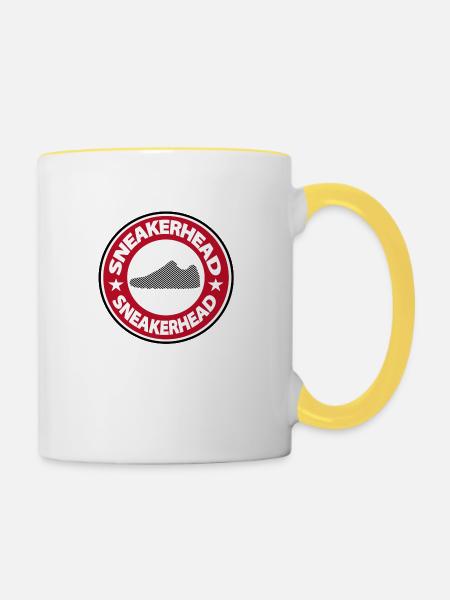 Sneaker Head Logo - Tasse zweifarbig - Weiß/Gelb