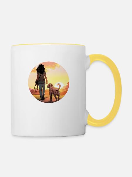 Femme avec chien dans le parc - Mug contrasté - blanc/jaune