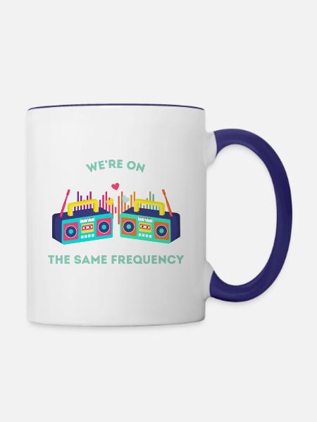 We’re on the same frequency - Tasse zweifarbig - Weiß/Kobaltblau