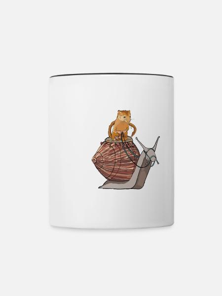 Haselmaus auf Schnecke - Tasse zweifarbig - Weiß/Schwarz
