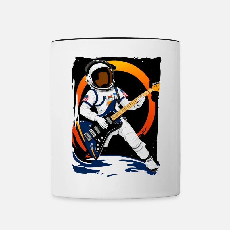 Astronaute jouant de la guitare dans l’espace - Mug contrasté - blanc/noir